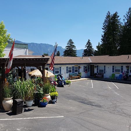 Creston Valley Motel Екстериор снимка