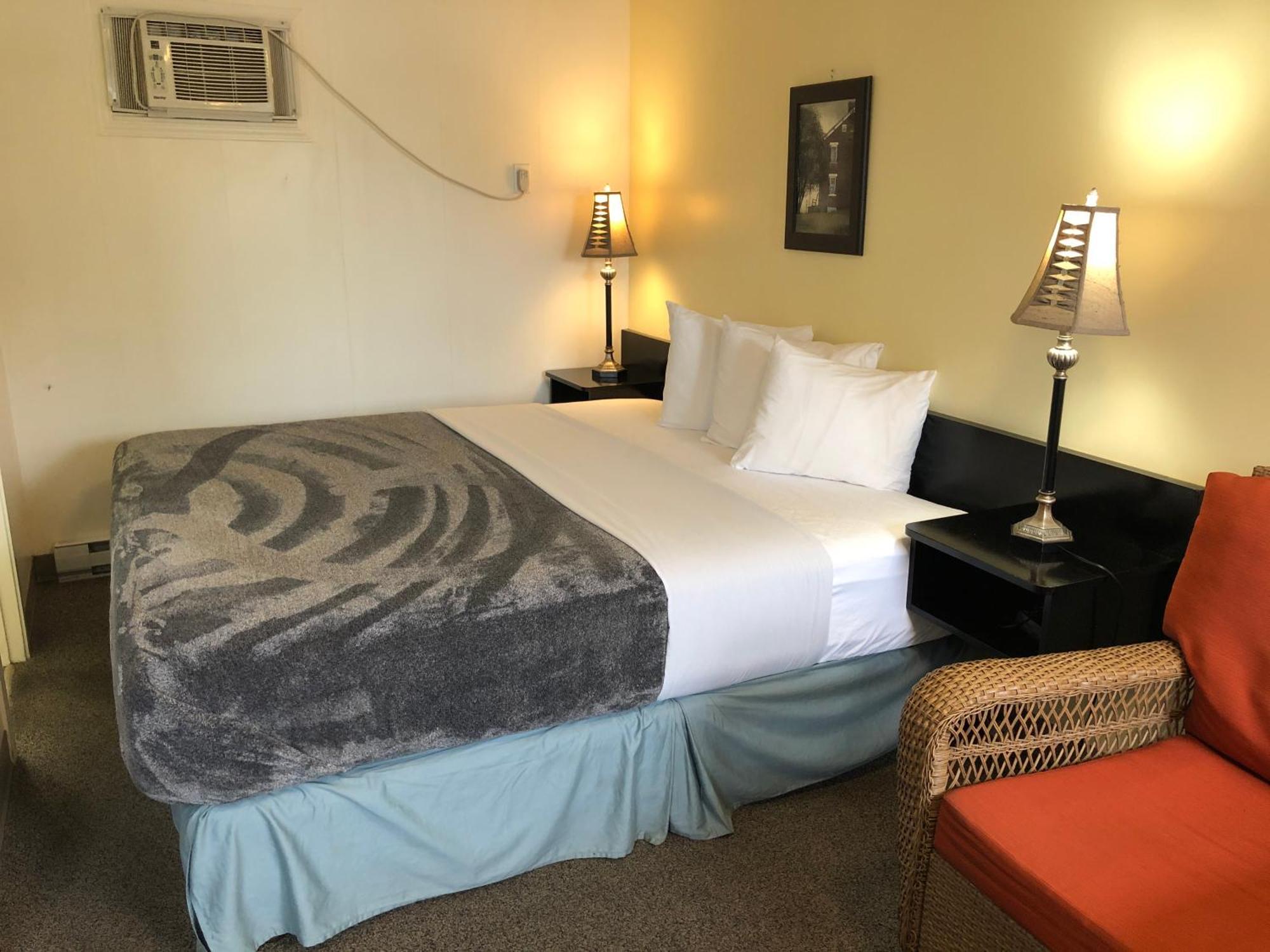 Creston Valley Motel Екстериор снимка