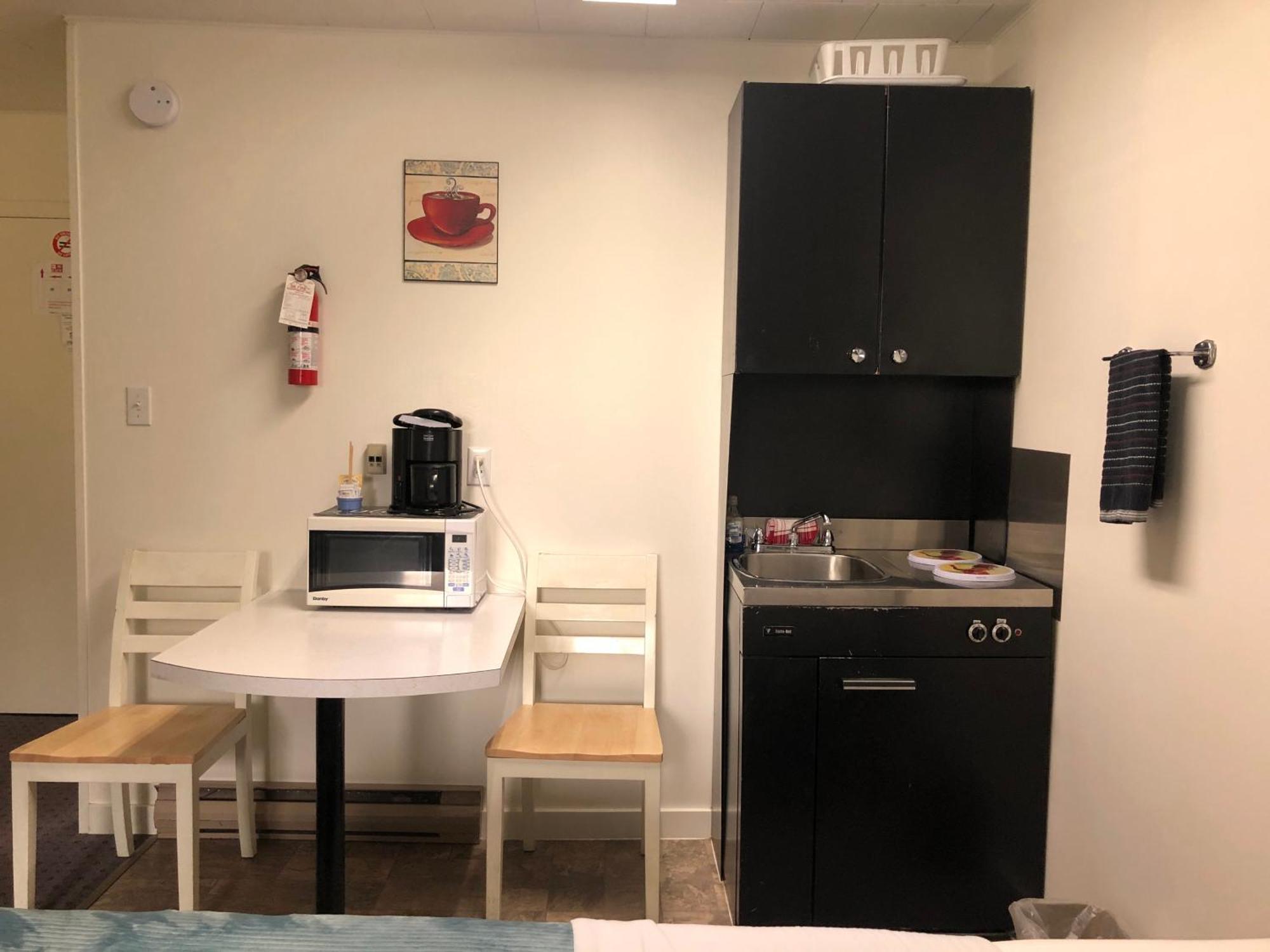 Creston Valley Motel Екстериор снимка