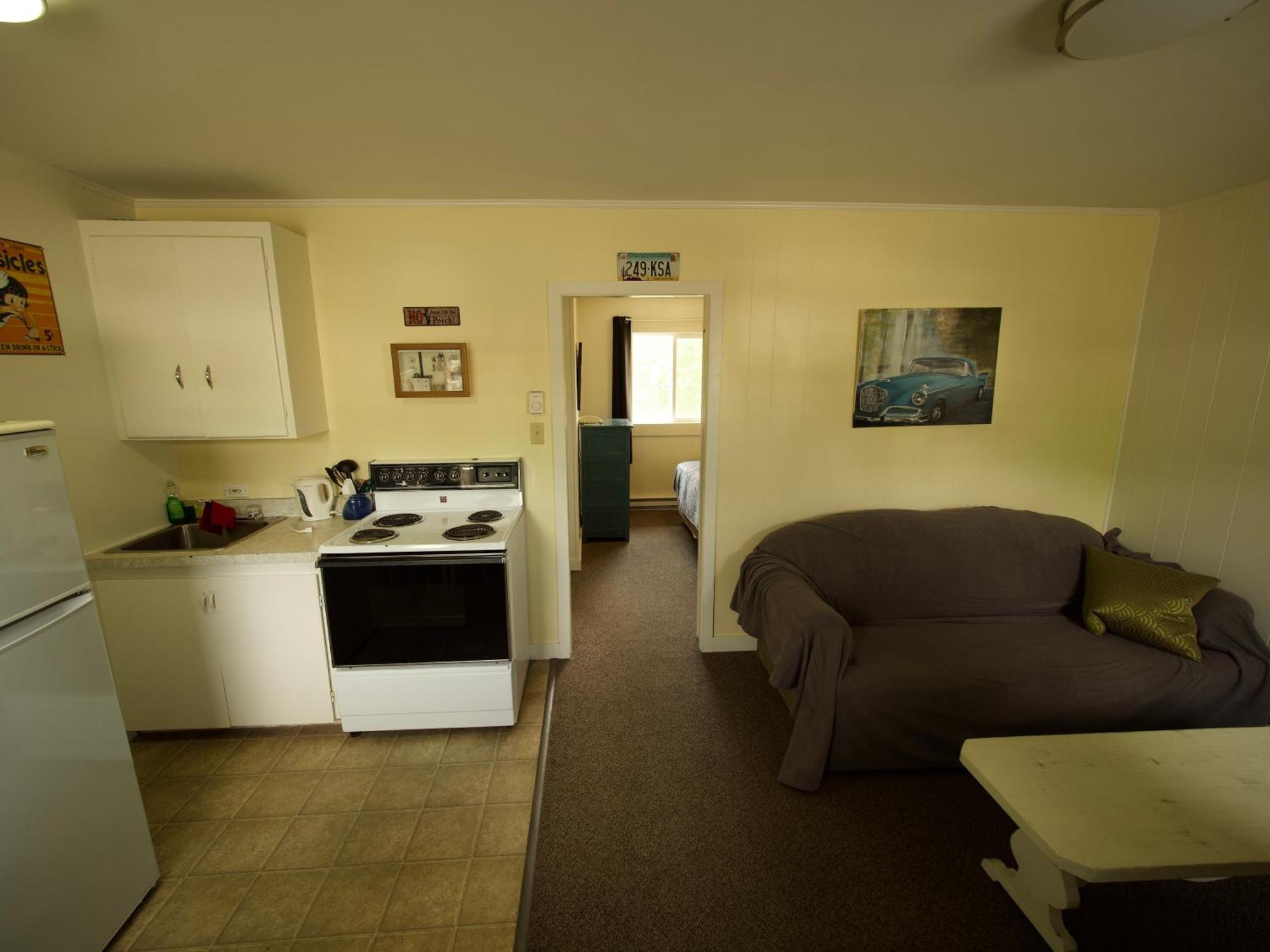 Creston Valley Motel Екстериор снимка