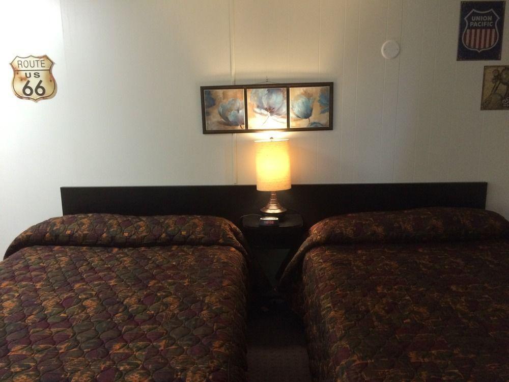 Creston Valley Motel Екстериор снимка
