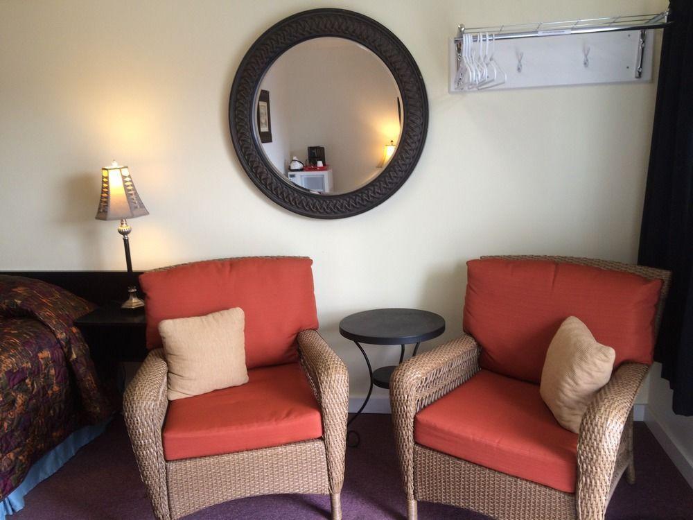 Creston Valley Motel Екстериор снимка