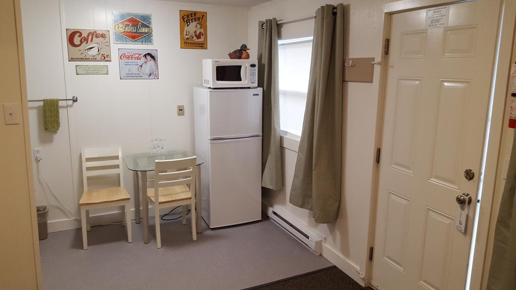 Creston Valley Motel Екстериор снимка