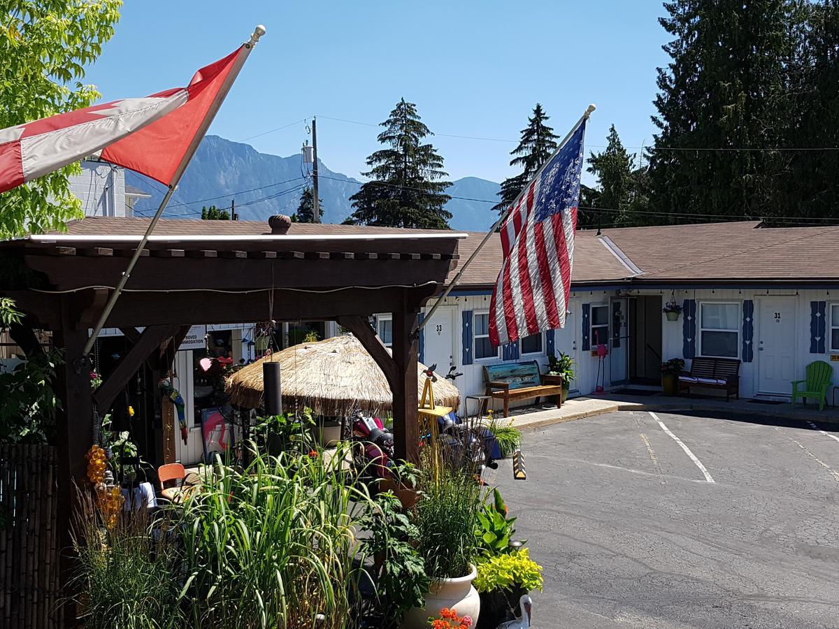 Creston Valley Motel Екстериор снимка